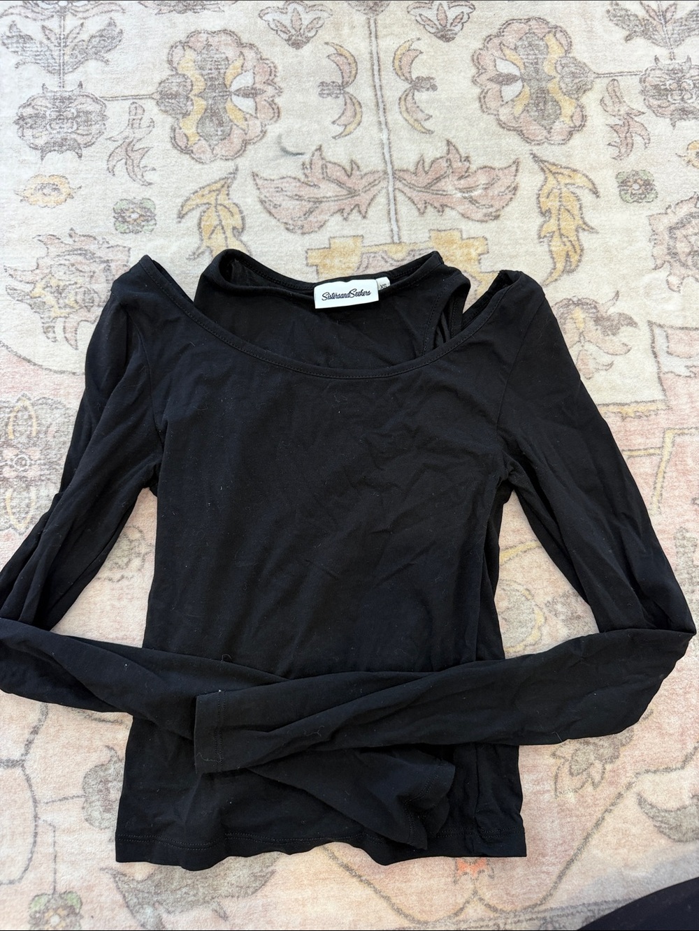 Silhouette Black Long Sleeve Scoop-Neck Fitted Top